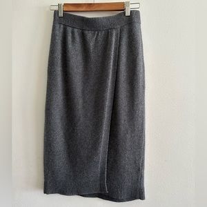Banana Republic knit wrap around skirt in size S